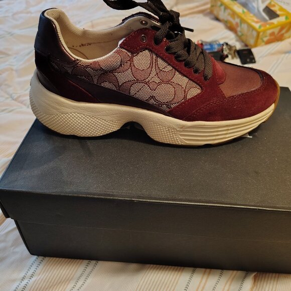 Women's Coach Sneaker - Picture 1 of 2